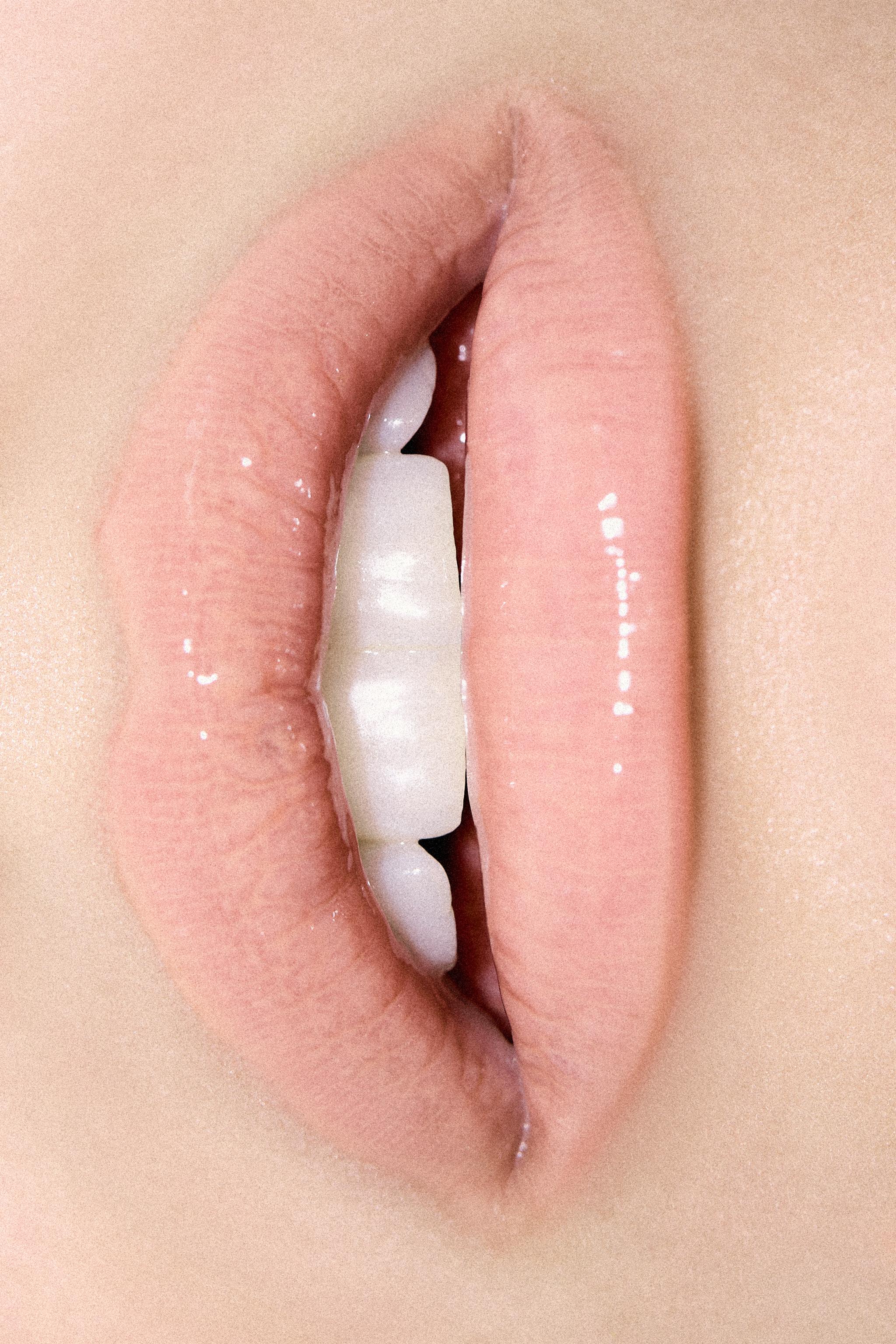 NOURISHING JELLY LIP OIL